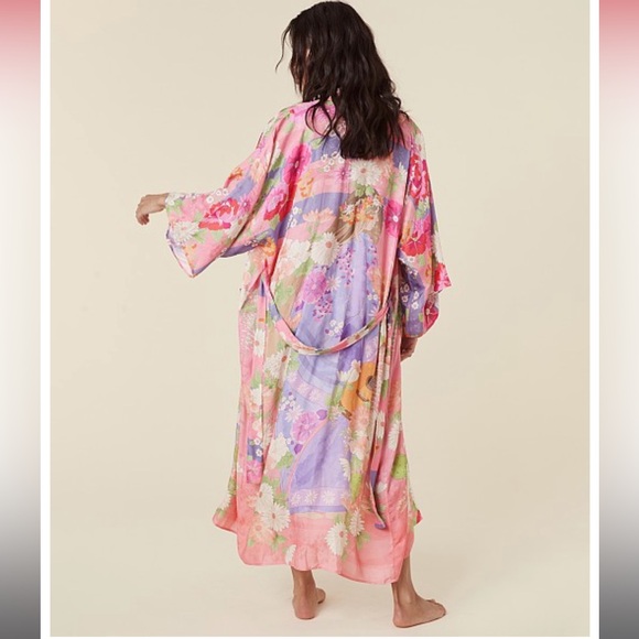 Spell and The Gypsy Collective Carrie Kimono Robe Pink NWT! - Picture 8 of 11
